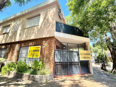 Martínez: Dúplex en 2 Plantas. 3 Dorm, Patio, Entreda de Auto y Terraza Propia. Orientacion Norte.