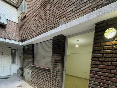 EN VENTA DEPARTAMENTO INTERNO 2 DORM y PATIO