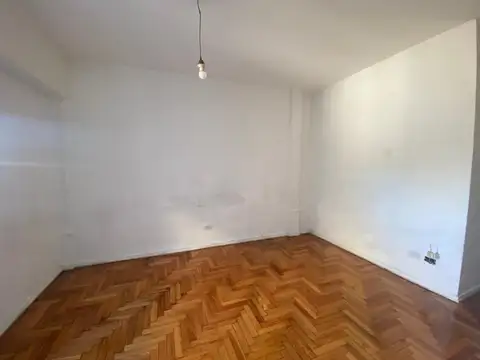 Departamento dos ambientes al frente