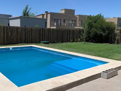 Casa 6 ambientes con 3 baños