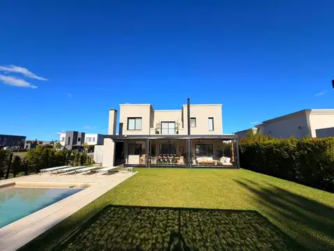 Casa en Venta - Barrio Santa Ana - Villanueva