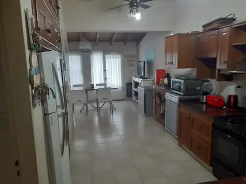 Casa 6 ambientes con 3 baños