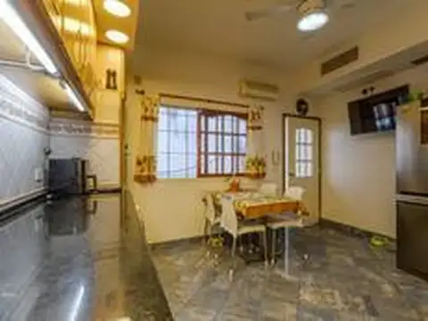 Depto Tipo Casa 5 ambientes con 3 baños