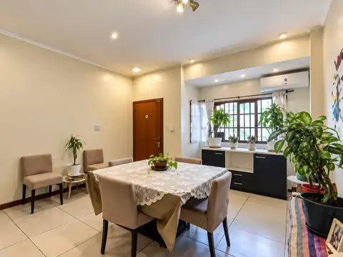 Depto Tipo Casa en Venta de 5 ambientes