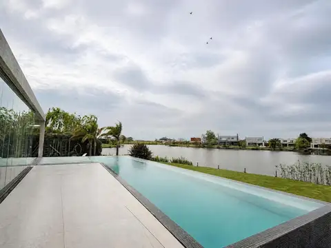 Casa en Alquiler de 5 dormitorios