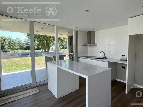 Casa 4 ambientes con 2 baños