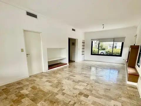 Casa 6 ambientes con 3 baños