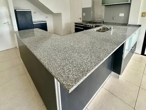 VENTA Casa 6 ambientes  Club de Campo El Nacional