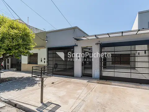 Venta casa 3 ambientes con parque en Ramos mejía sur.