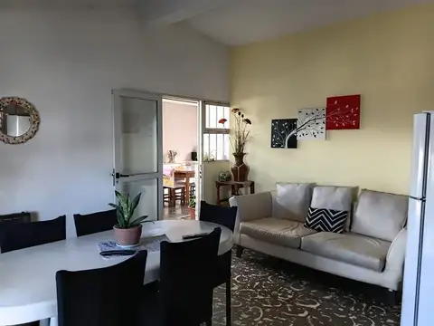 VENTA CASA BARRIO LOS TONELES 3 DORMITORIOS