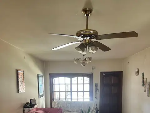 CASA 5 AMBIENTES - PARRILLA - PILETA - COCHERA