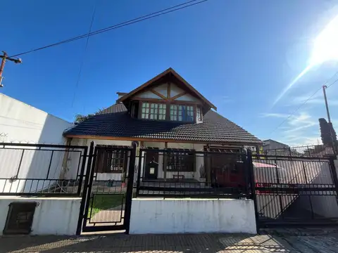 Casa en Venta en Luis Guillon, USD 140.000