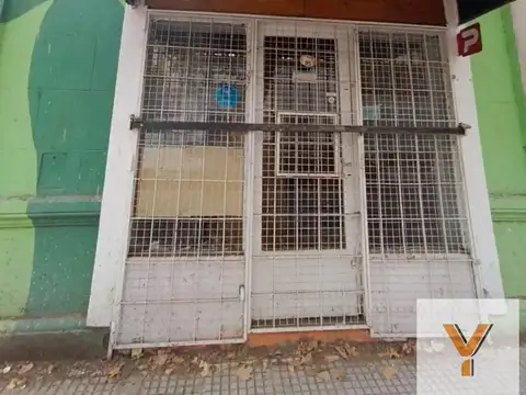 Casa en venta - 4 Dormitorios 1 Baño - Local - 201Mts2 - Ciudadela