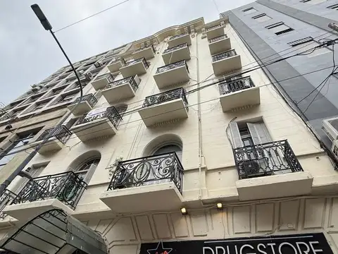 Bouchard 400. Entre Lavalle y Corrientes, Avda.