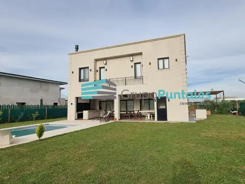 Casa 6 ambientes con 5 baños