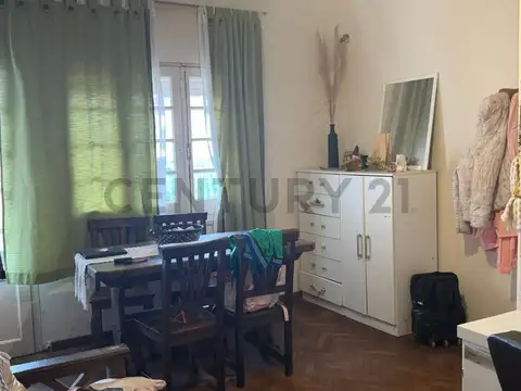 Paunero 100, Piso 0