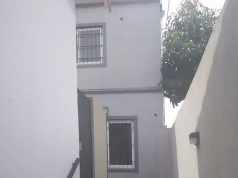 Depto Tipo Casa en Alquiler de 2 dormitorios