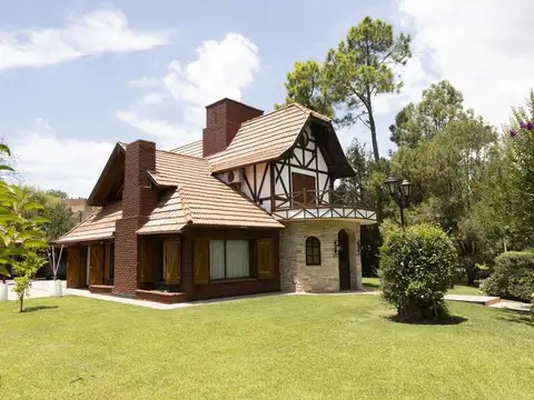 Casa 4 ambientes con 3 baños