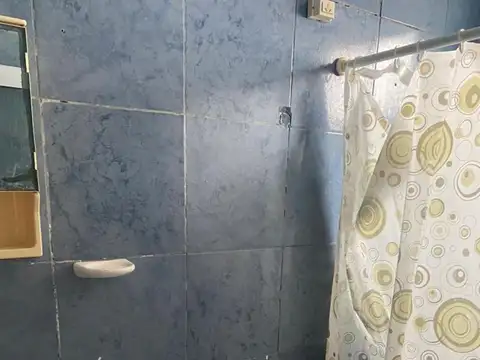 Casa 2 ambientes con 1 baño