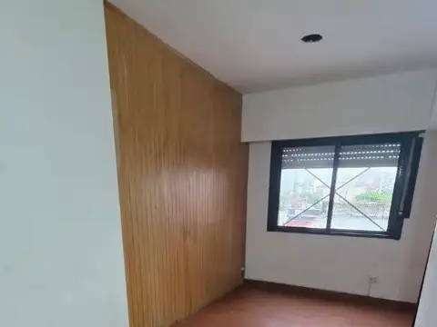 DEPARTAMENTO 2 AMB SOBRE AVENIDA!