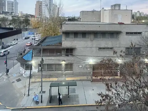 3 Ambientes con balcón.