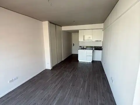 Finocchietto 900, Piso 8