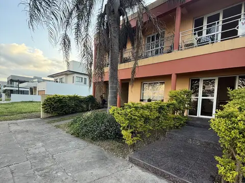 DUEÑA VENDE