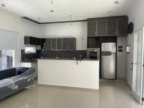 CASA EN VENTA BRANDSEN 2 DORMITORIOS