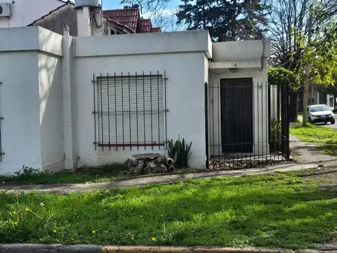 Depto Tipo Casa en Alquiler en Ituzaingó, $ 900.000