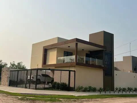 VENDO CASA 3 DORMITORIOS ZONA AVENIDA ITALIA