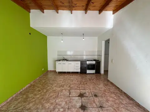Departamento en Alquiler en Bernal Oeste, $ 450.000