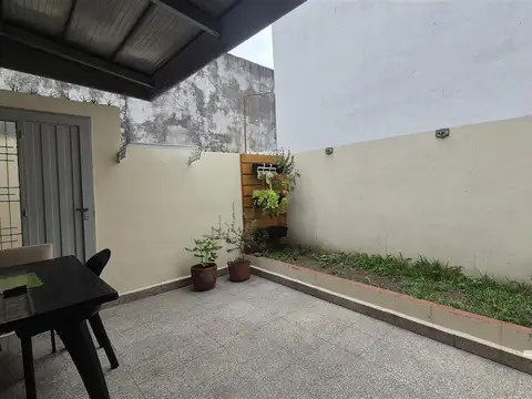 Depto Tipo Casa en Venta 40 años