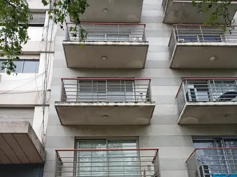 Bernardo De Irigoyen 1100, Piso 4