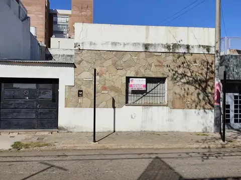 Casa 3 dormitorios y cochera