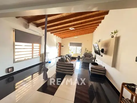 Casa en Venta en General Fernandez Oro, USD 220.000