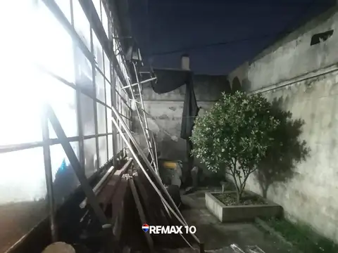 CASA EN EXELENTE PUNTO DE LA CIUDAD