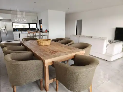 Casa en VENTA Santa Elena Pilar  con pileta