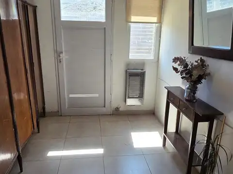 Casa 7 ambientes con 2 baños
