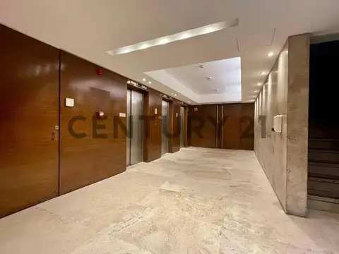 OFICINA EN ALQUILER EN EL CORAZON DE RECOLETA