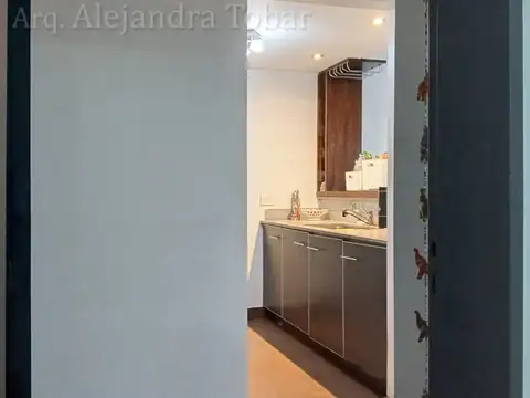 Departamento con Cochera Frente a Plaza Alvarado