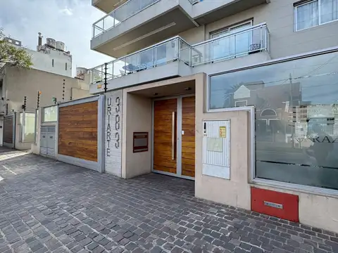 Dpto en venta 3 amb, 2 cocheras R. de escalada.