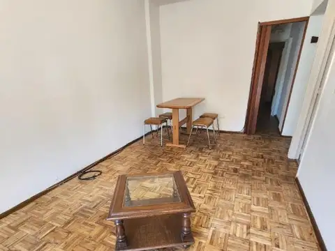 Departamento en alquiler por 24 meses.2 ambientes Belgrano y Mitre. Externo. Balcon