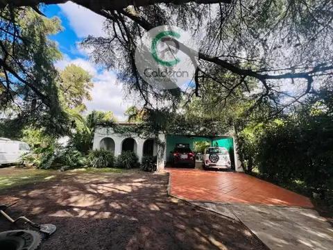 Casa en Venta con 4 cocheras