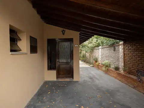 Depto Tipo Casa en Alquiler de 2 dormitorios