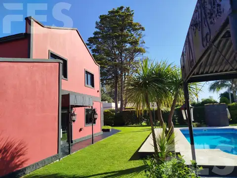 Casa en Venta con 7 cocheras