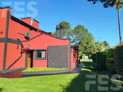 Casa en Venta con 7 cocheras