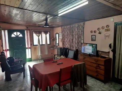 Casa 4 ambientes con 1 baño