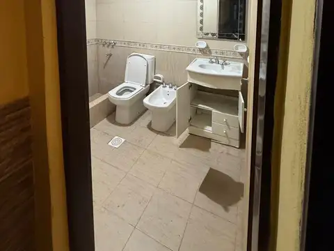 Casa 3 ambientes con 2 baños