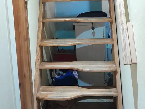 Casa con Galpón/Depósito