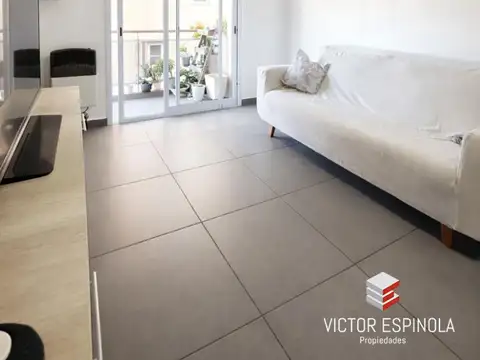 Departamento Luminoso 2 Amb con balcón a metros de estación Villa Bosch venta ? Edificio de categoría apto crédito. Cochera opcional